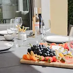 Сasa de vacaciones L'escapade Jaune - Jacuzzi, Wi-fi, équipée Carcasona