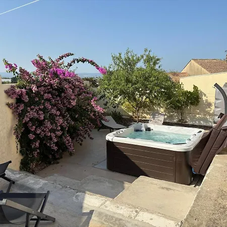 Prázdninový dům L'escapade Jaune - Jacuzzi, Wi-fi, Equipee Carcassonne