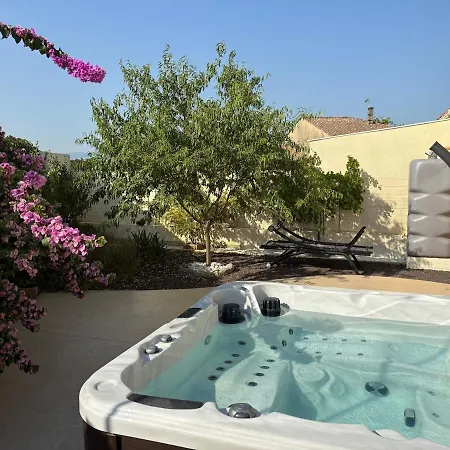 Prázdninový dům L'escapade Jaune - Jacuzzi, Wi-fi, Equipee *