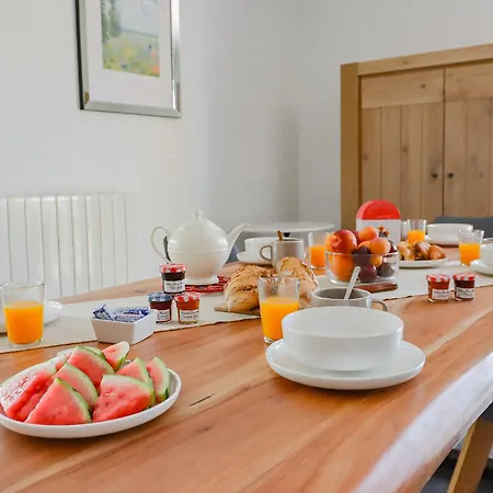 L'escapade Jaune - Jacuzzi, Wi-fi, Equipee * Carcassonne