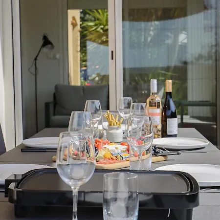 L'escapade Jaune - Jacuzzi, Wi-fi, Equipee