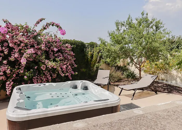 L'escapade Jaune - Jacuzzi, Wi-fi, Equipee Holiday home