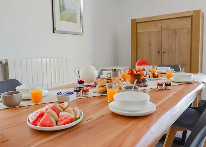 L'escapade Jaune - Jacuzzi, Wi-fi, Equipee * Carcassonne