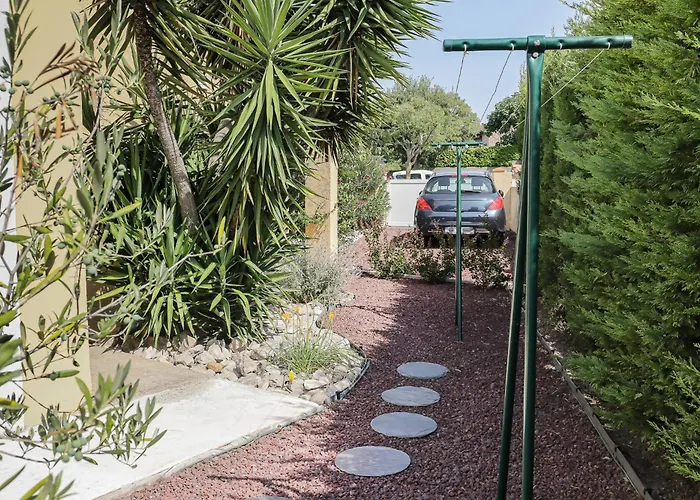 L'escapade Jaune - Jacuzzi, Wi-fi, Equipee * Carcassonne