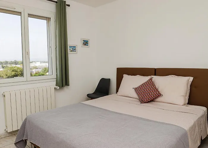 L'escapade Jaune - Jacuzzi, Wi-fi, Equipee Holiday home