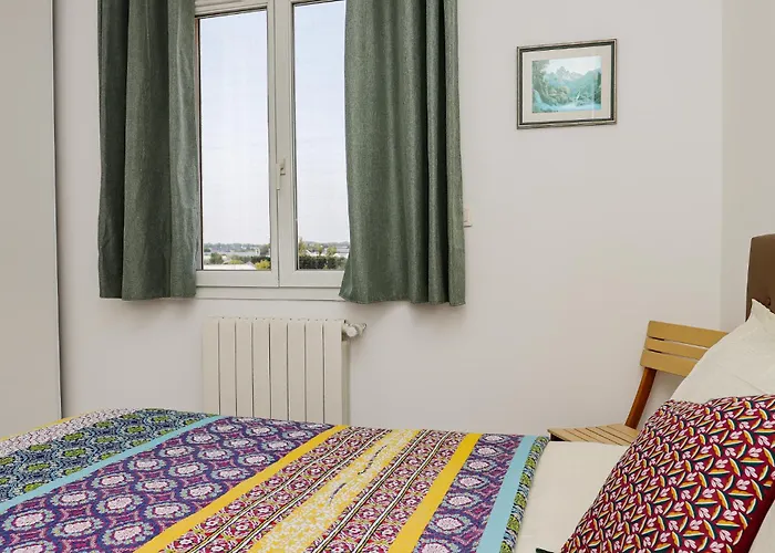 L'escapade Jaune - Jacuzzi, Wi-fi, Equipee